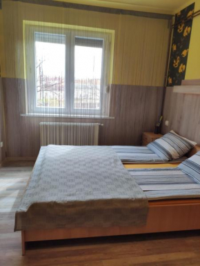 Отель Jázmin Apartman  Сегед